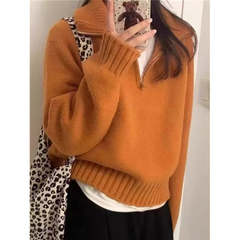 Moderner Strickpullover mit Stehkragen und Reißverschluss