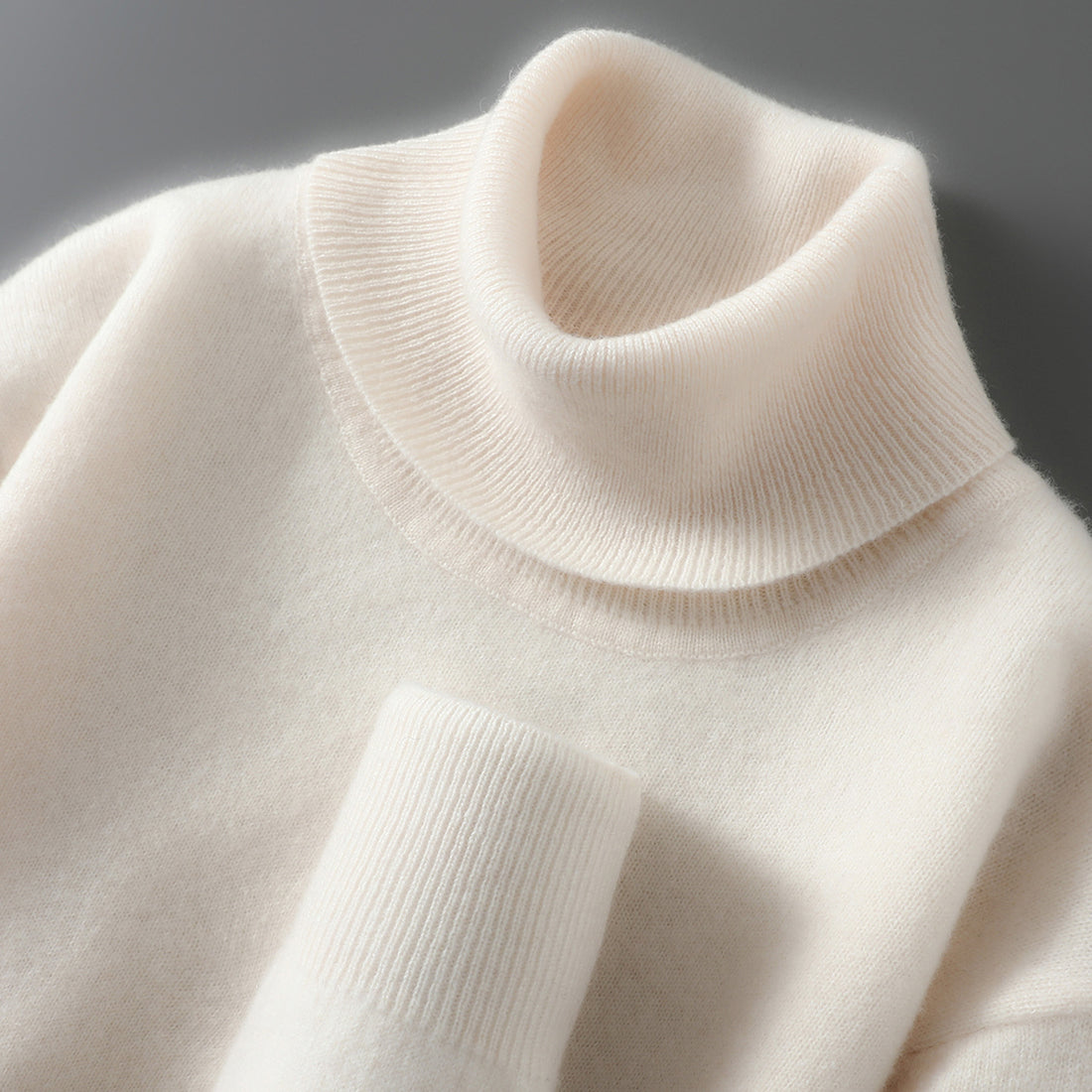 Herren-Rollkragenpullover aus reiner Wolle