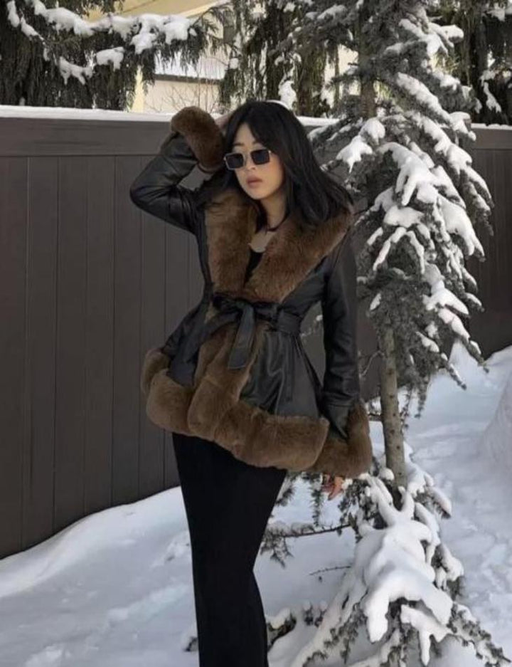 Echoarchiv | Damen Winterjacke mit Kunstfell und Gürtel