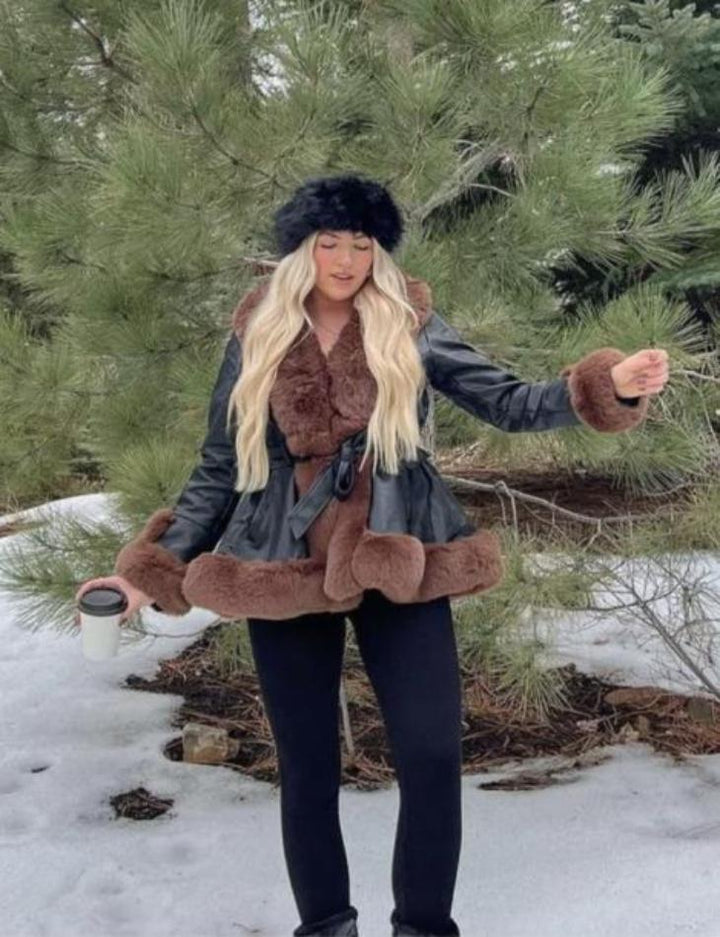 Echoarchiv | Damen Winterjacke mit Kunstfell und Gürtel