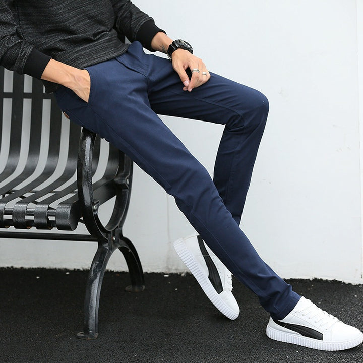 Herren modische Chino-Hose mit schmalem Schnitt und praktischen Taschen Echoarchiv