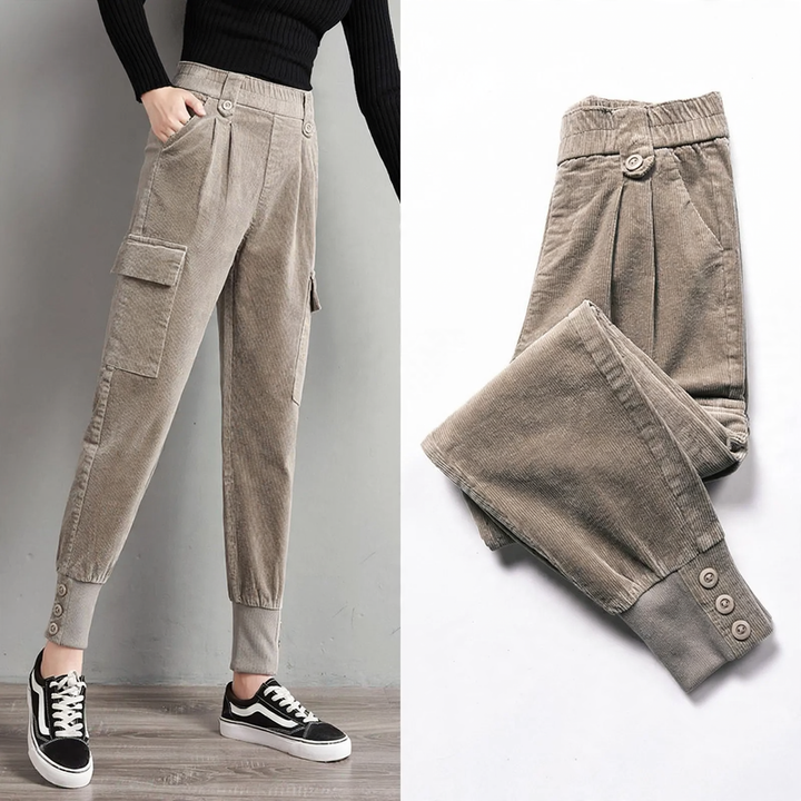 Damen Cordhose, weiter Schnitt, Karottenform