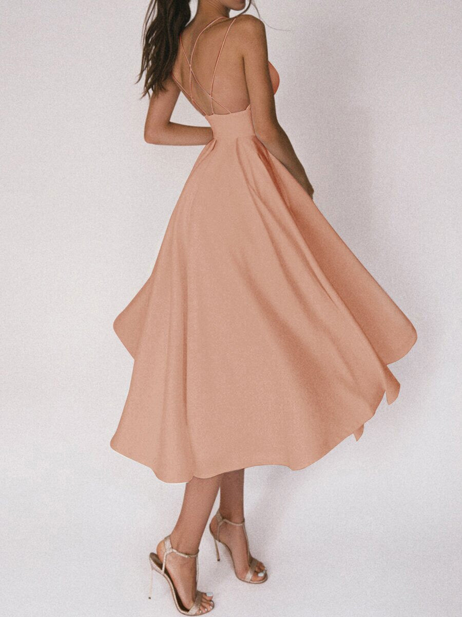 Echoarchiv | Grace Das Elegante Trägerkleid mit V-Ausschnitt