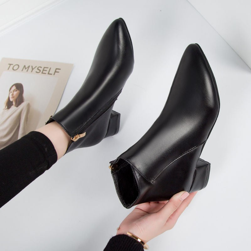 Stilvolle Lederstiefeletten Für Damen Herbstmode – Varelle