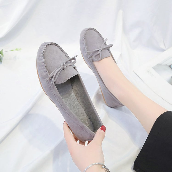 Damen nan femininer Velours‑Schlupfloafer mit handgestepptem Vorderblatt, dekorativer Schleife und gedämpftem Memory‑Fußbett Echo Archiv