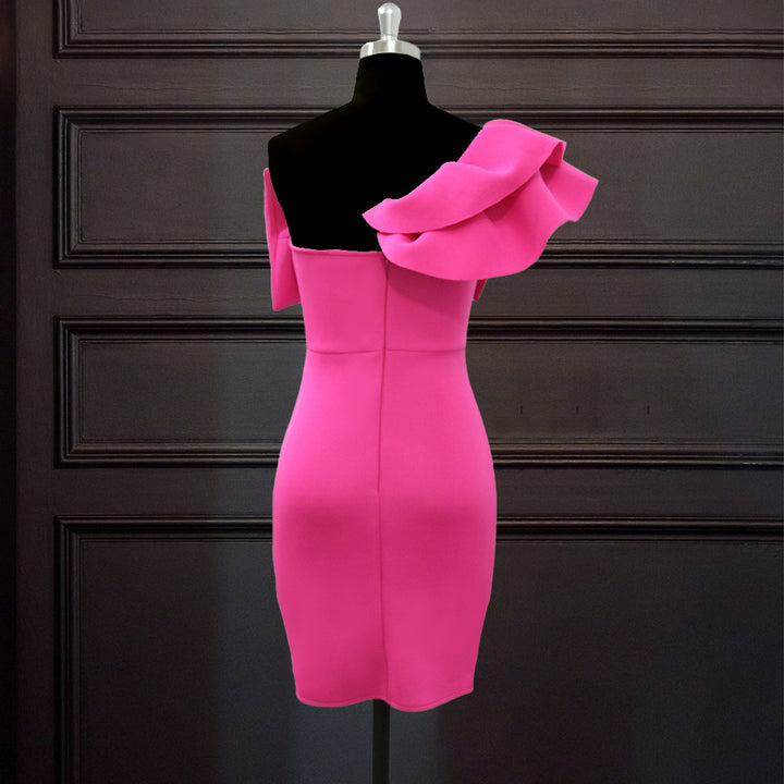 Damen figurbetontes Kleid mit dramatischem Schleifen-Akzent Echo Archiv