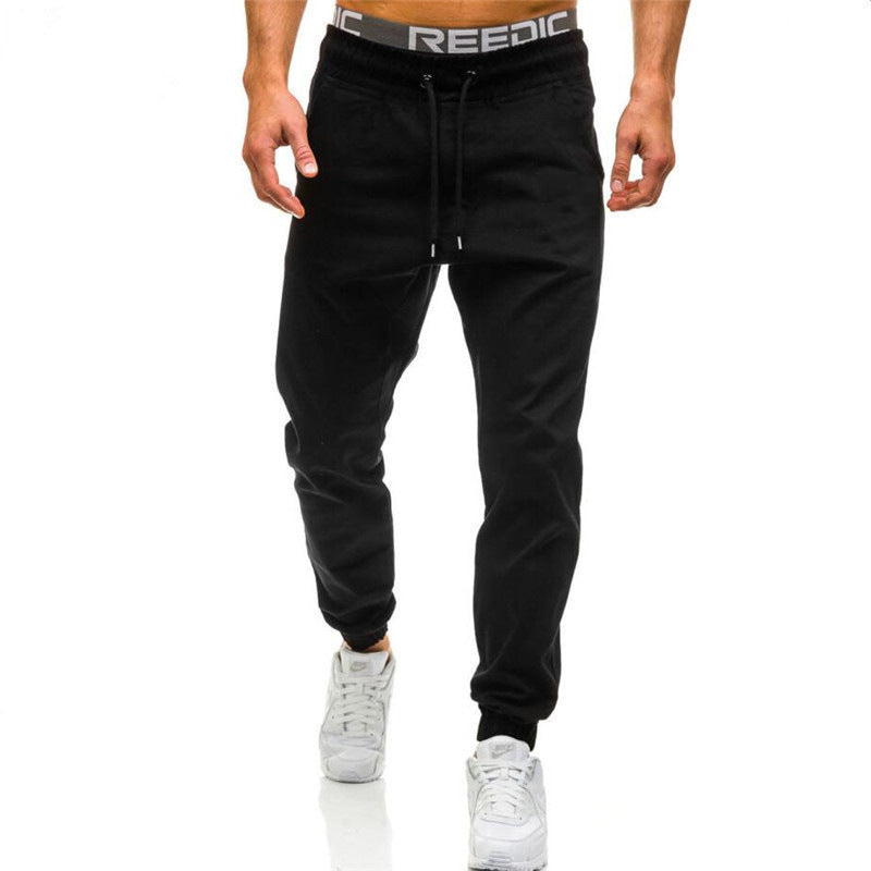 Herren Sportliche und bequeme Jogginghose mit schmalem Schnitt Echoarchiv