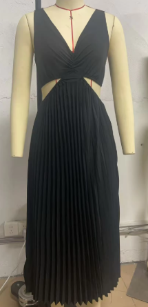 Echoarchiv | Midi Kleid Ärmellos V-Ausschnitt Twist Front & Cut Out Detail Plissierter Rock