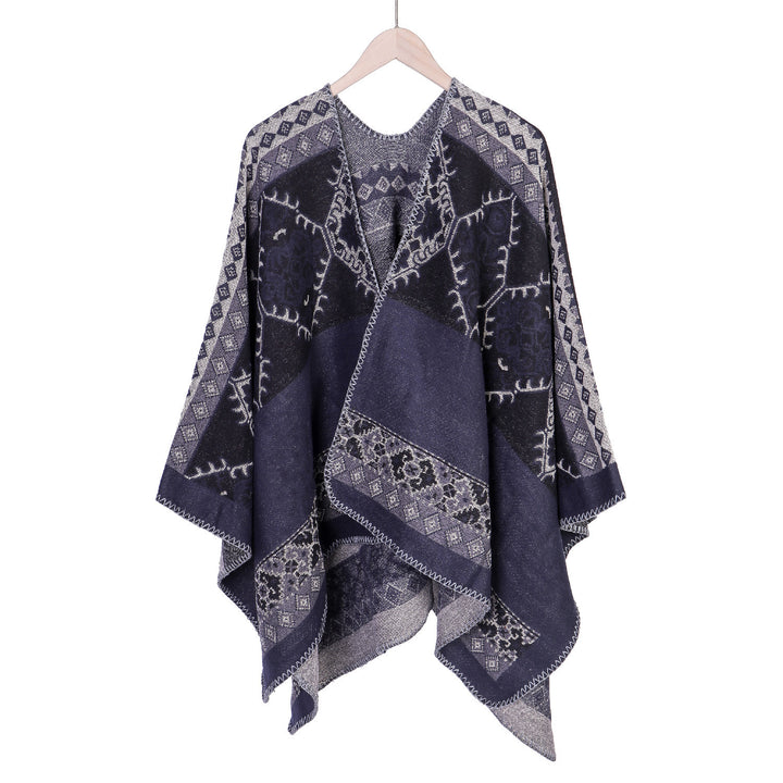 Damen Oversize-Ruana-Poncho aus Jacquardgewebe mit asymmetrischem Zipfelrand und ornamentaler Bordüre – Célinea
