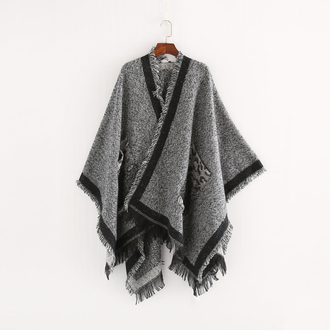 Damen Oversize-Ruana-Poncho im wolligen Mix mit Fransen und Kontrastkante – Montévia