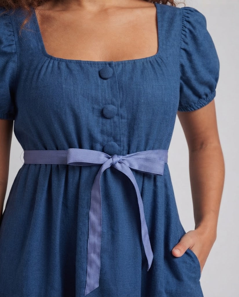 Frauen Elegantes Maxikleid mit Puffärmeln und Taillengürtel Echo Archiv