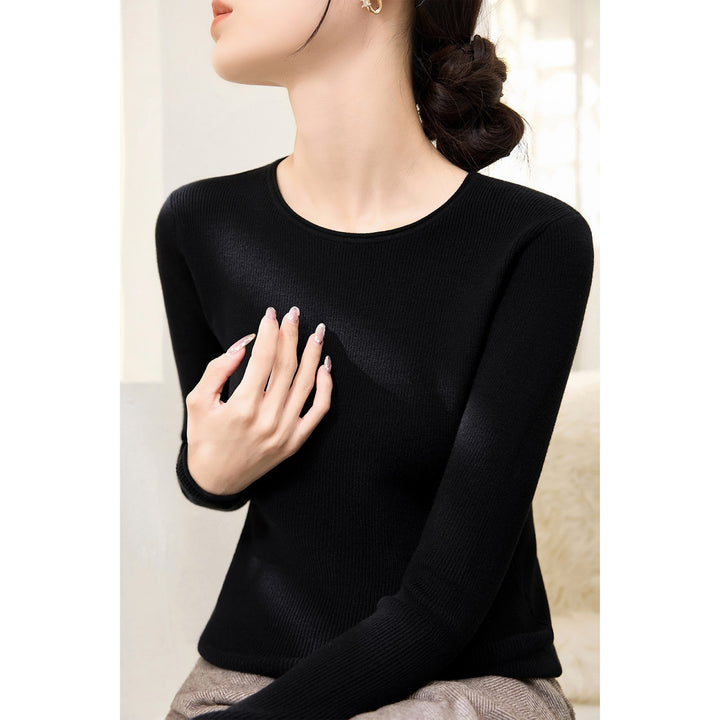 Schmal geschnittener Strickpullover mit Rundhalsausschnitt