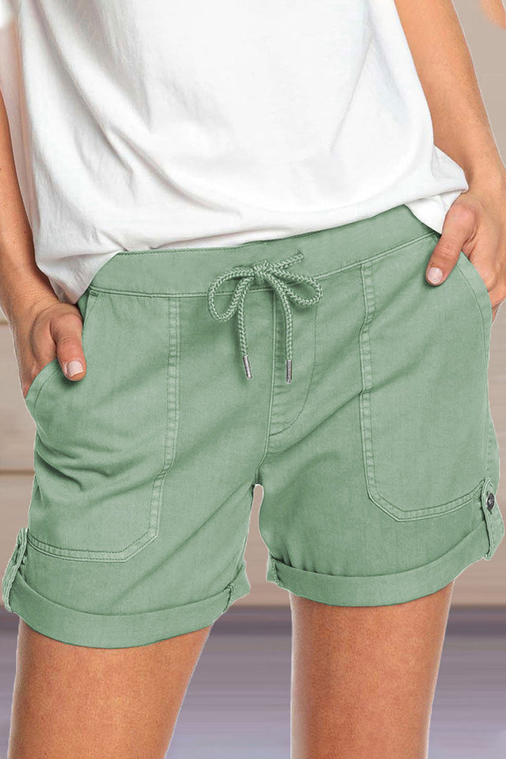 Shorts mit verstellbarem Taillenkordelzug und umgeschlagenem Saum – Avélisse