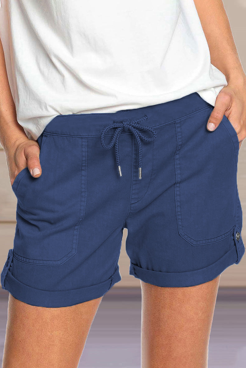 Shorts mit verstellbarem Taillenkordelzug und umgeschlagenem Saum – Avélisse