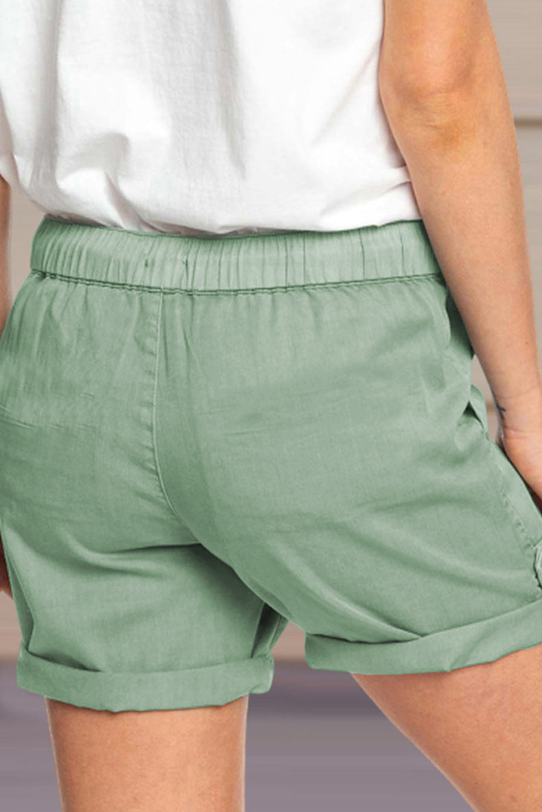Shorts mit verstellbarem Taillenkordelzug und umgeschlagenem Saum – Avélisse