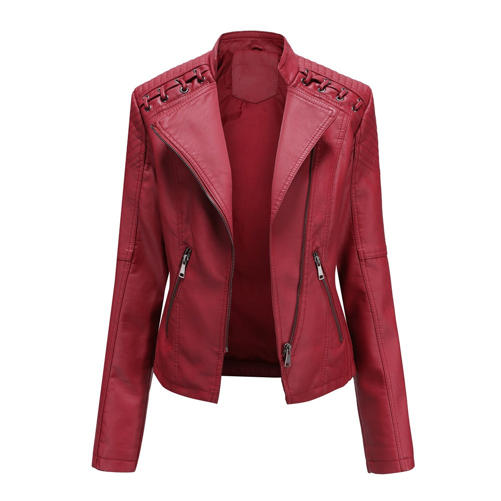 Damen nan kurze Bikerjacke aus Kunstleder mit dekorativen Ösenschnürungen an den Schultern Echo Archiv