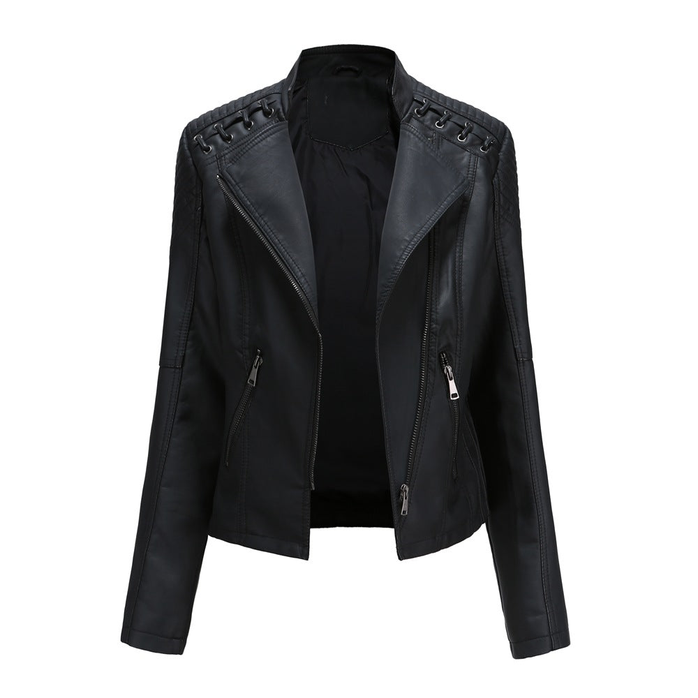 Damen nan kurze Bikerjacke aus Kunstleder mit dekorativen Ösenschnürungen an den Schultern Echo Archiv