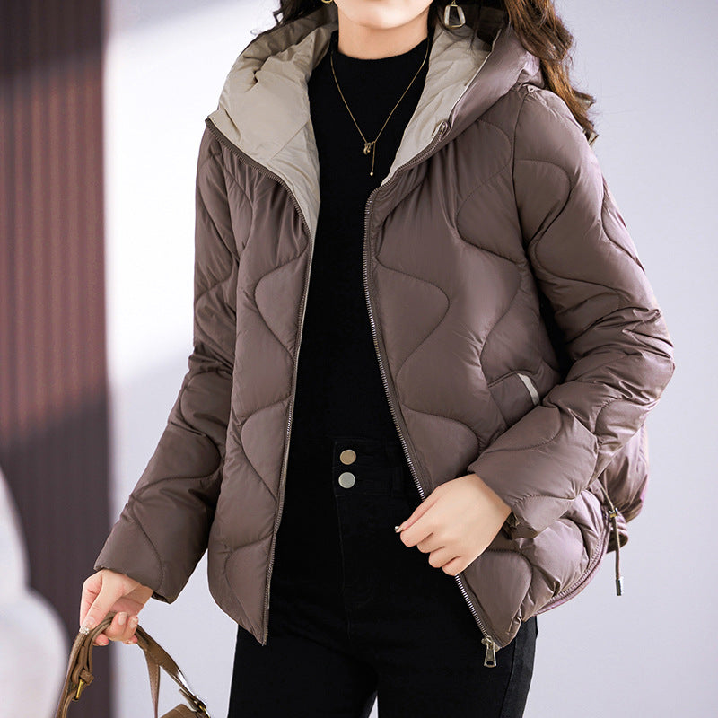 Kurze Damen-Steppjacke, glänzend, mit Kapuze