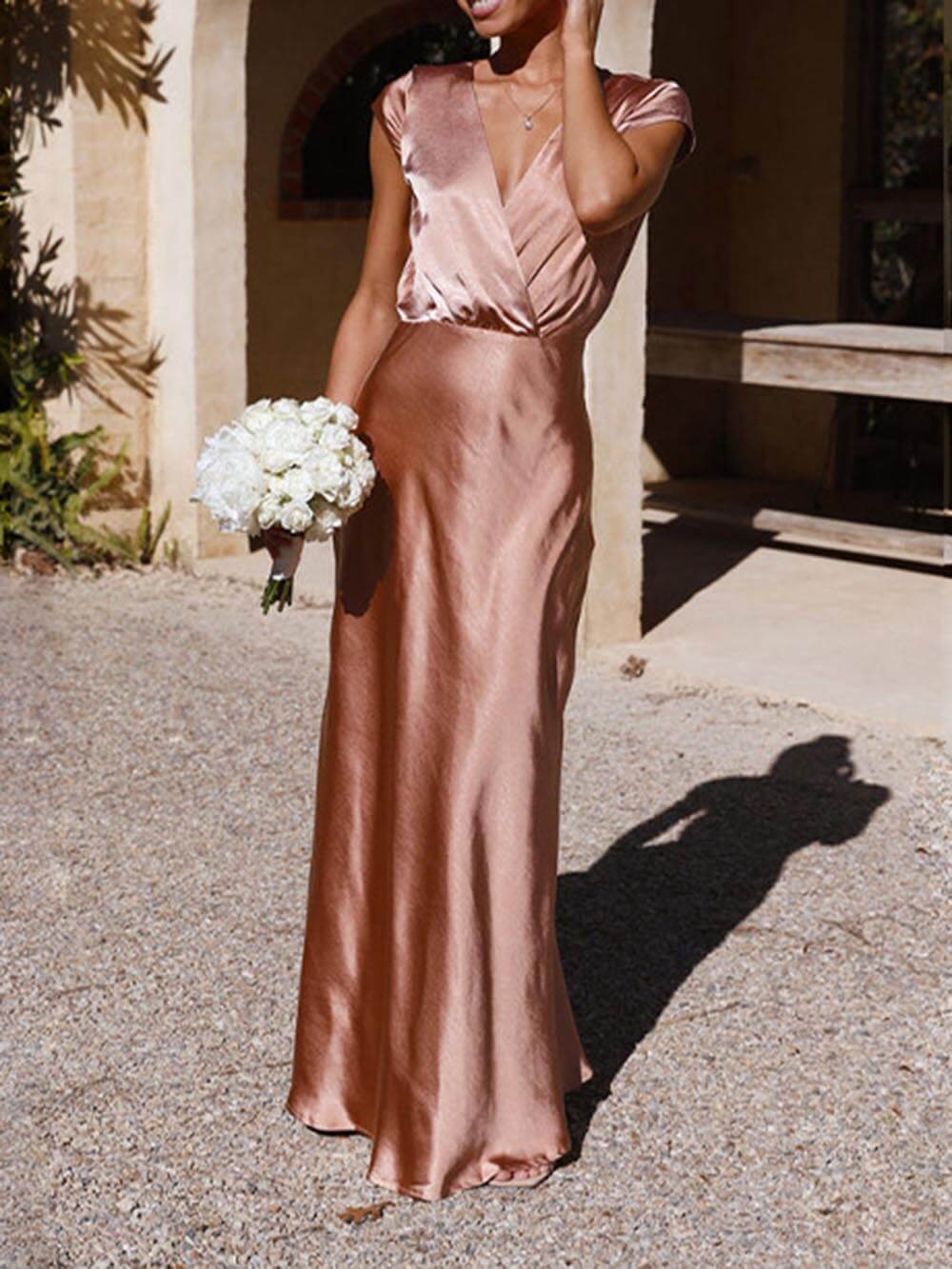 Echoarchiv | Satin-Fishtail-Maxikleid mit V-Ausschnitt für Damen