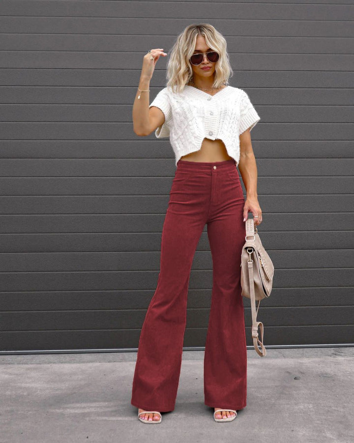 Damen-Cordhose mit ausgestelltem Bein