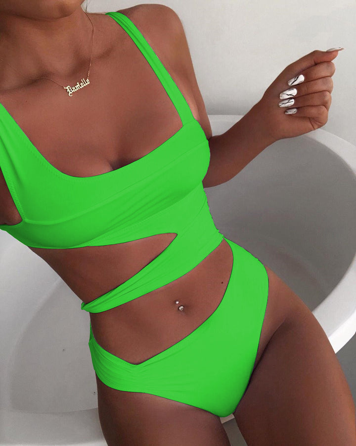 Damen Einteiler Badeanzug mit raffinierten Cut-Outs und modernem Design Echo Archiv
