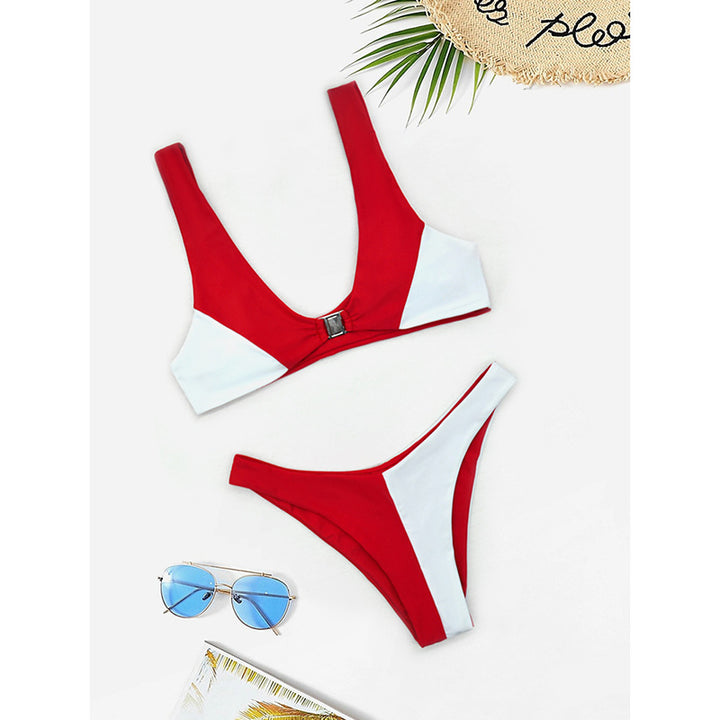 Damen Bikini mit modischem V-Ausschnitt und herausnehmbaren Polstern Echo Archiv