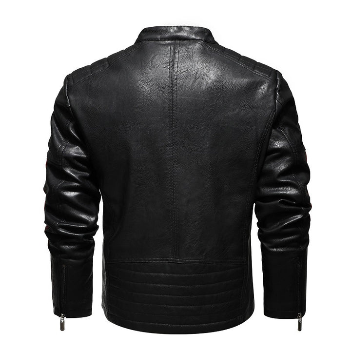 Herren Kunstlederjacke im sportlichen Retro-Stil mit markanten Patches und funktionalen Taschen Echoarchiv