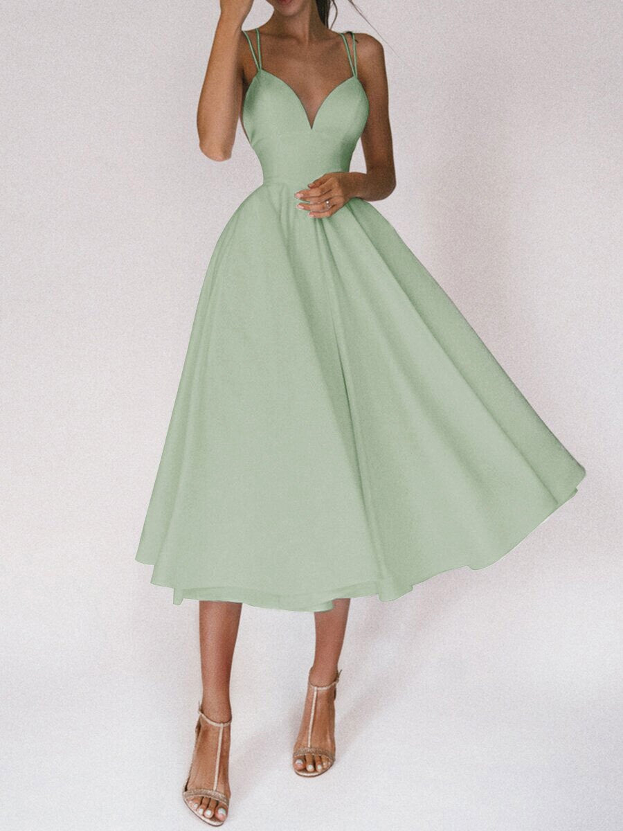 Echoarchiv | Grace Das Elegante Trägerkleid mit V-Ausschnitt