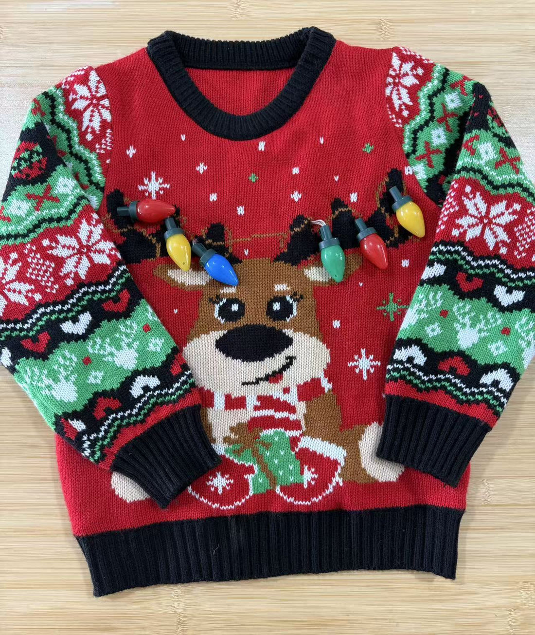 Lockerer Strickpullover mit weihnachtlichem Motiv