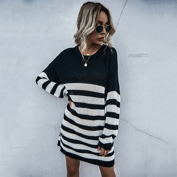 Damen Gestreiftes Strickmidikleid mit Oversize-Passform, Raglanärmeln und gerippten Abschlüssen Echoarchiv