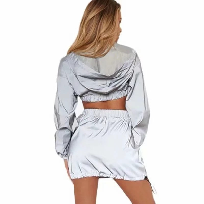 Damen sportliches cropped Outdoor-Set mit praktischen Reißverschlusstaschen Echoarchiv