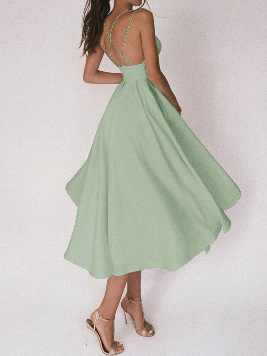 Echoarchiv | Grace Das Elegante Trägerkleid mit V-Ausschnitt