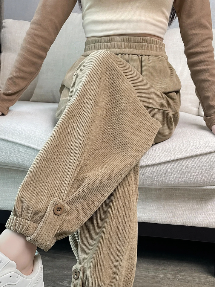 Gefütterte Damen-Sporthose aus Kord