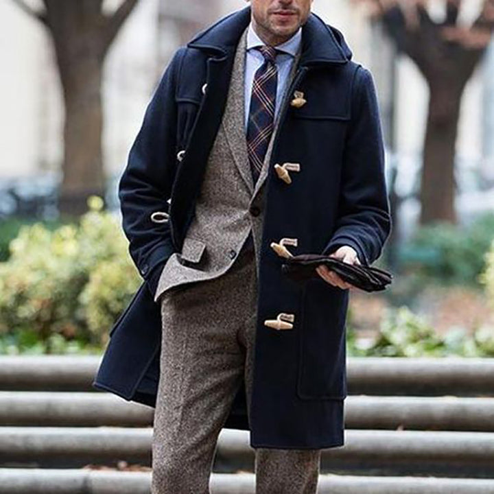 Herren eleganter Dufflecoat mit praktischem Verschluss Echoarchiv