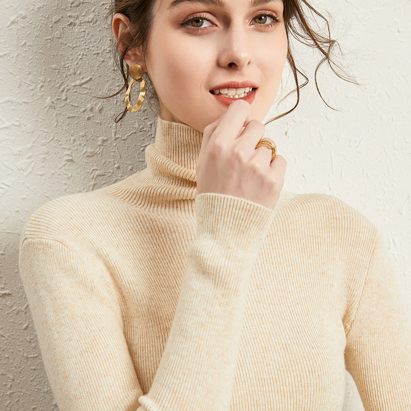 Damen Figurnaher Rippstrick-Rollkragenpullover mit kurzem Saum und weichem Fall Echoarchiv