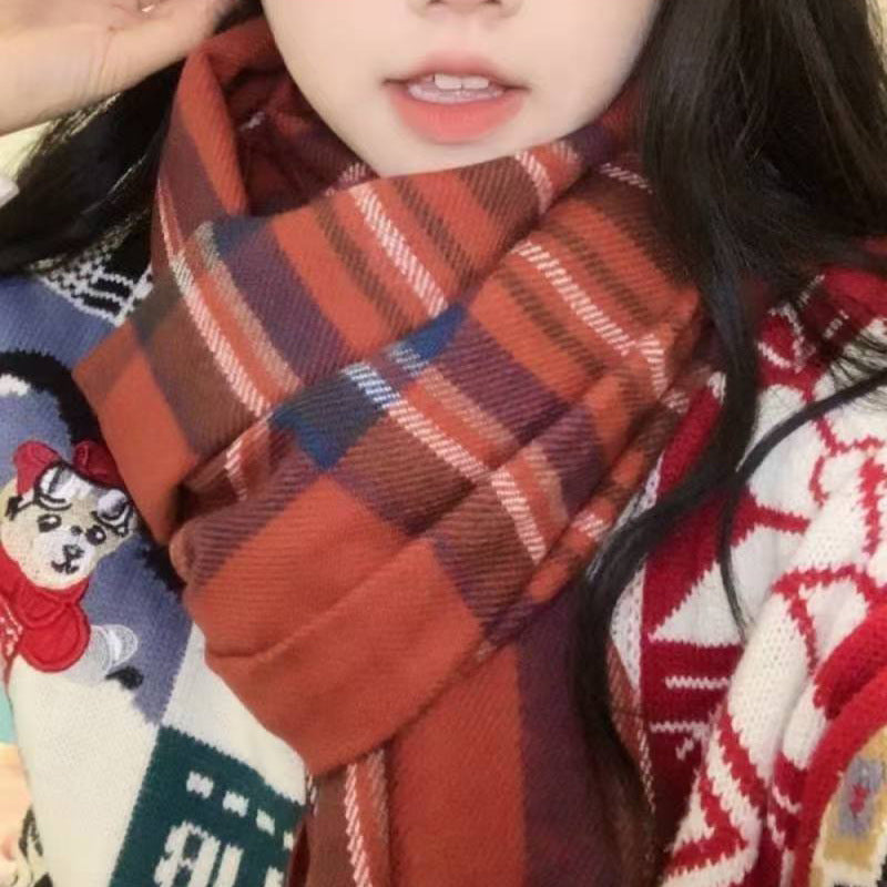 Karierter Winterschal im College-Stil