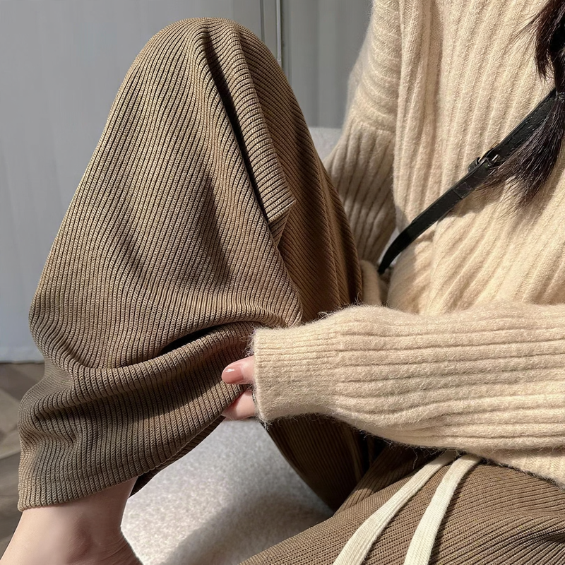Schmale Kord-Hosen für Damen