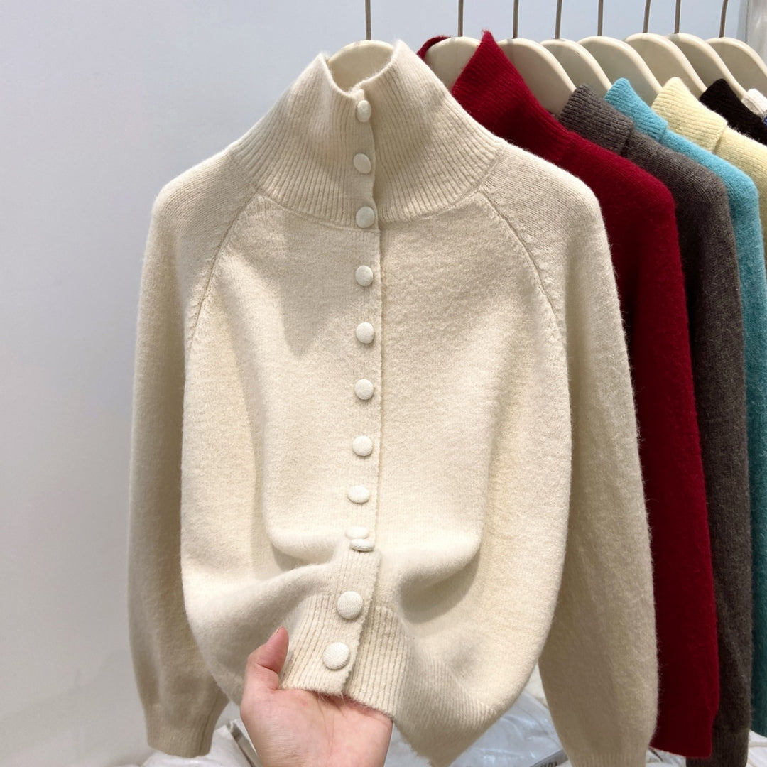 Damen-Strickjacke mit Stehkragen und Knopfleiste