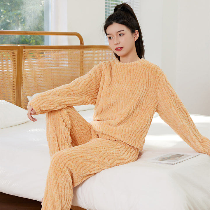 Damen-Hausanzug aus weichem Plüsch, warm und flauschig