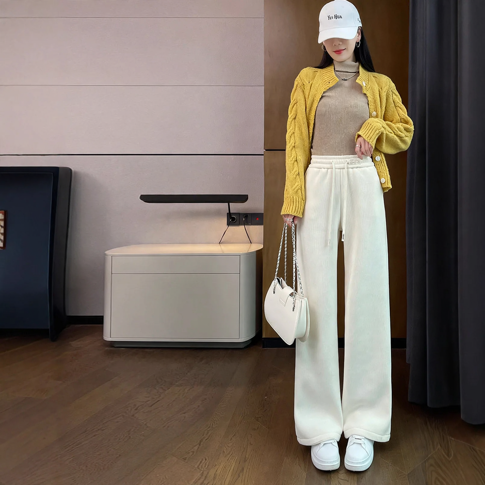 Chenille-Cordhose mit weitem Bein, gefüttert