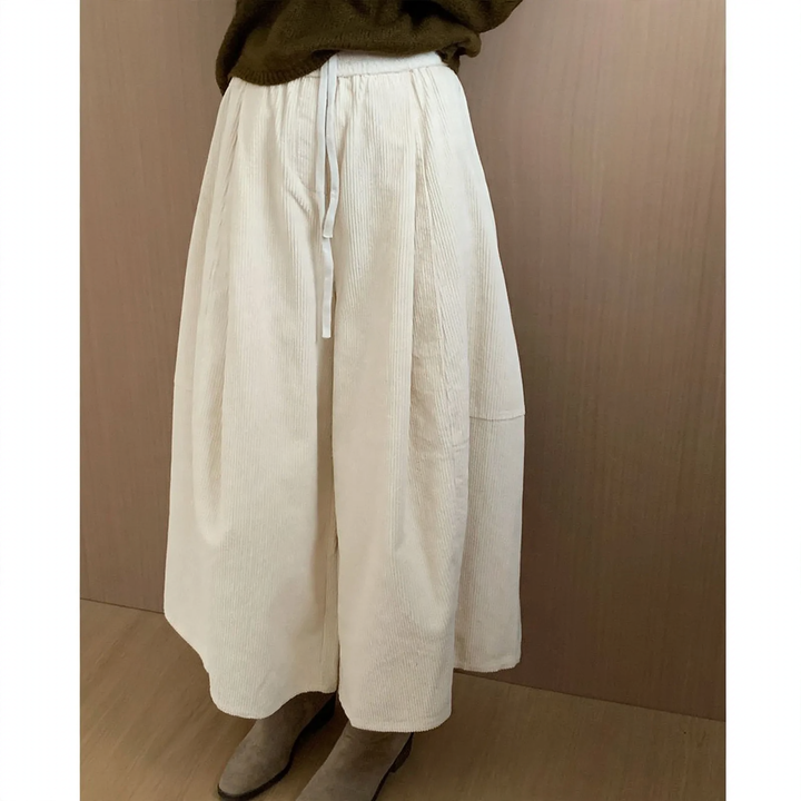 Damen-Cordhose mit weitem Bein, gefüttert