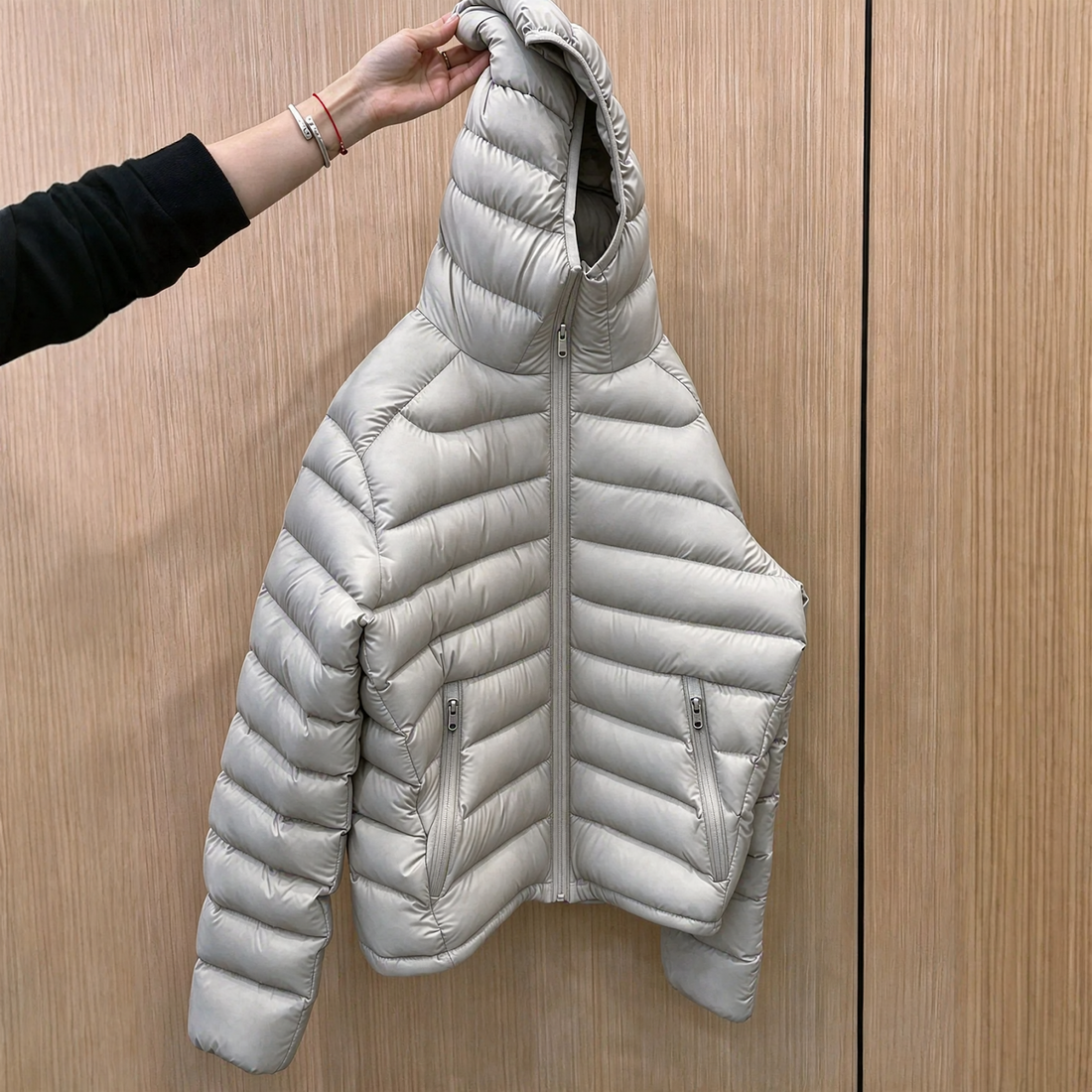 Leichte Daunenjacke mit Steppmuster, Unisex