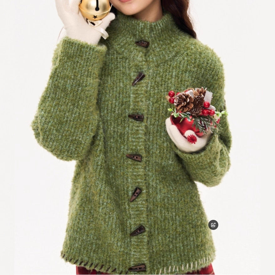 Grober Strickpullover in Weihnachtsgrün