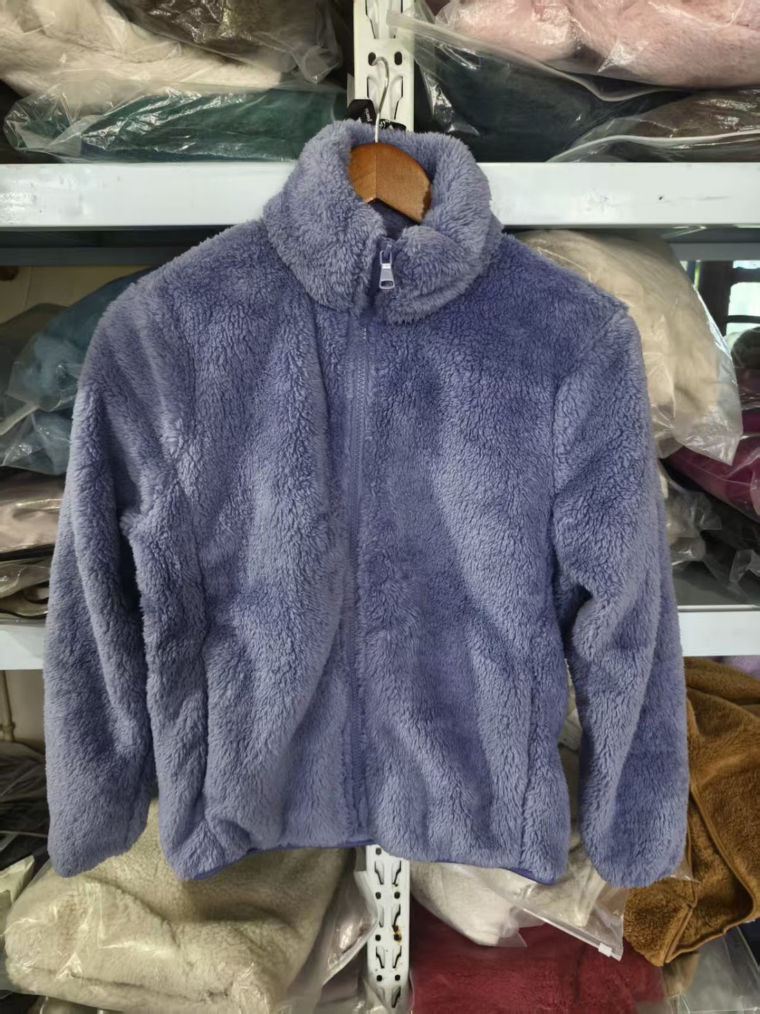 Fleece-Jacke mit Stehkragen und Reißverschluss