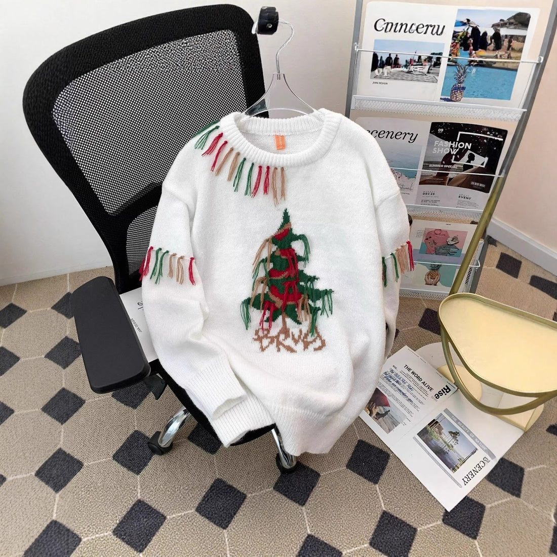 Strickpullover mit Weihnachtsbaum-Motiv