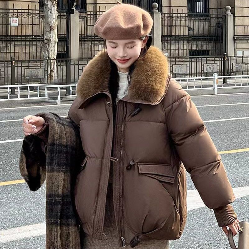 Kurze Damen-Winterjacke mit Kunstfellkragen