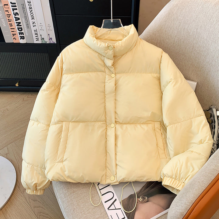 Kurze Damen-Steppjacke im lockeren Schnitt