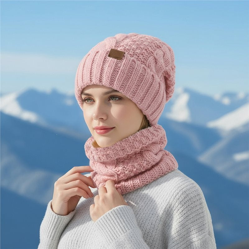 Strickmützen- und Schal-Set mit Ohrenschutz