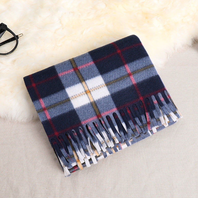 Klassischer Karo-Schal aus beidseitigem Fleece
