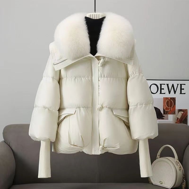 Kurze Damen-Winterjacke mit Webpelzkragen, wattiert